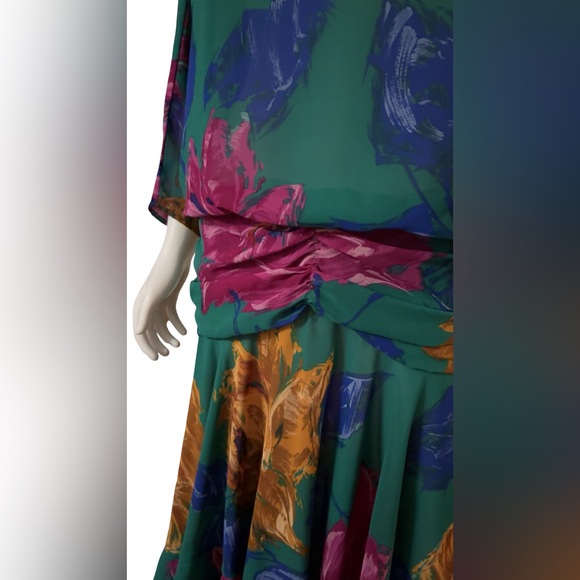 Vintage Kono New York Green Floral Ruched Dress P2P 22” - Picture 3 of 5